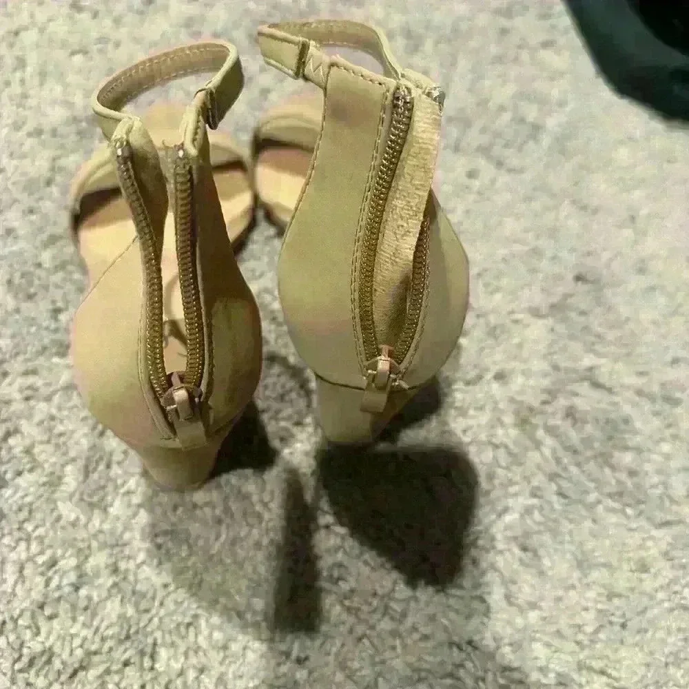 Tan heels size 9